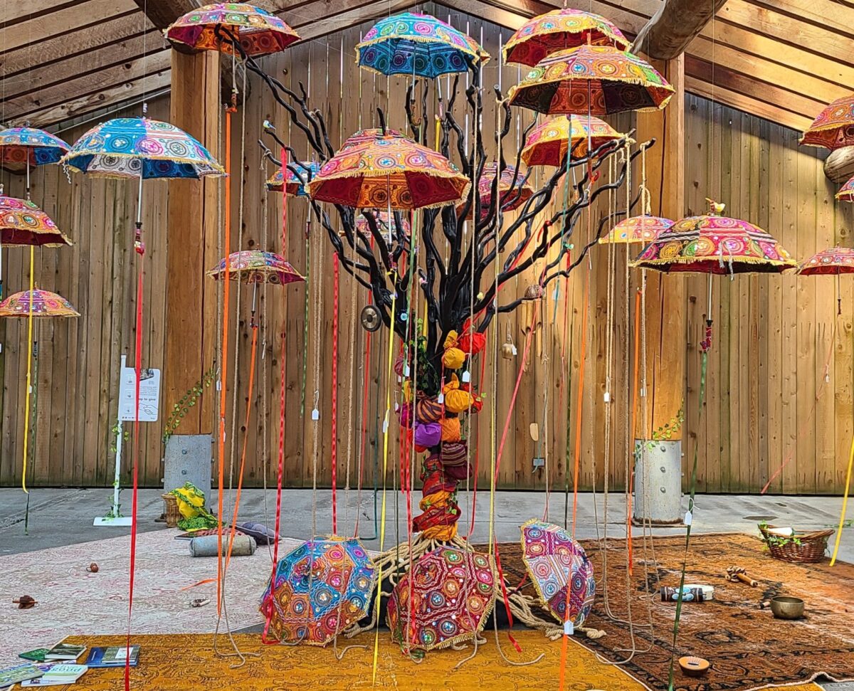 Structure Decorate Custom Black Tree Structure - Greenscape Design & Decor